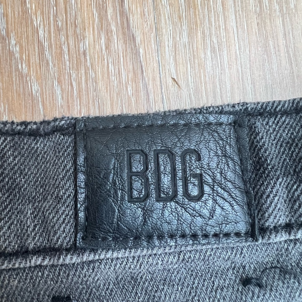 Urban Outfitters/BDG Mid-Rise Distressed Black Denim Shorts - Picture 2 of 4